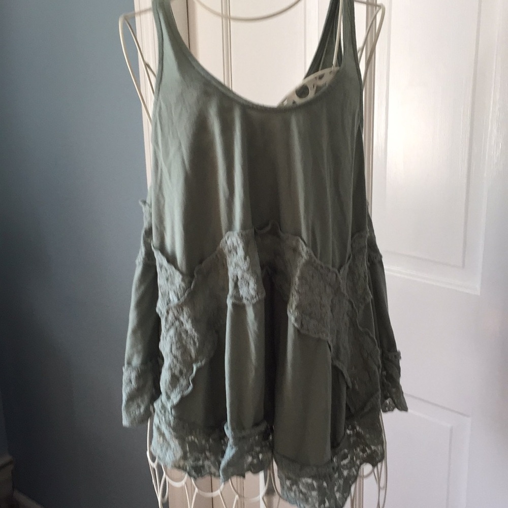 Rue 21 tank